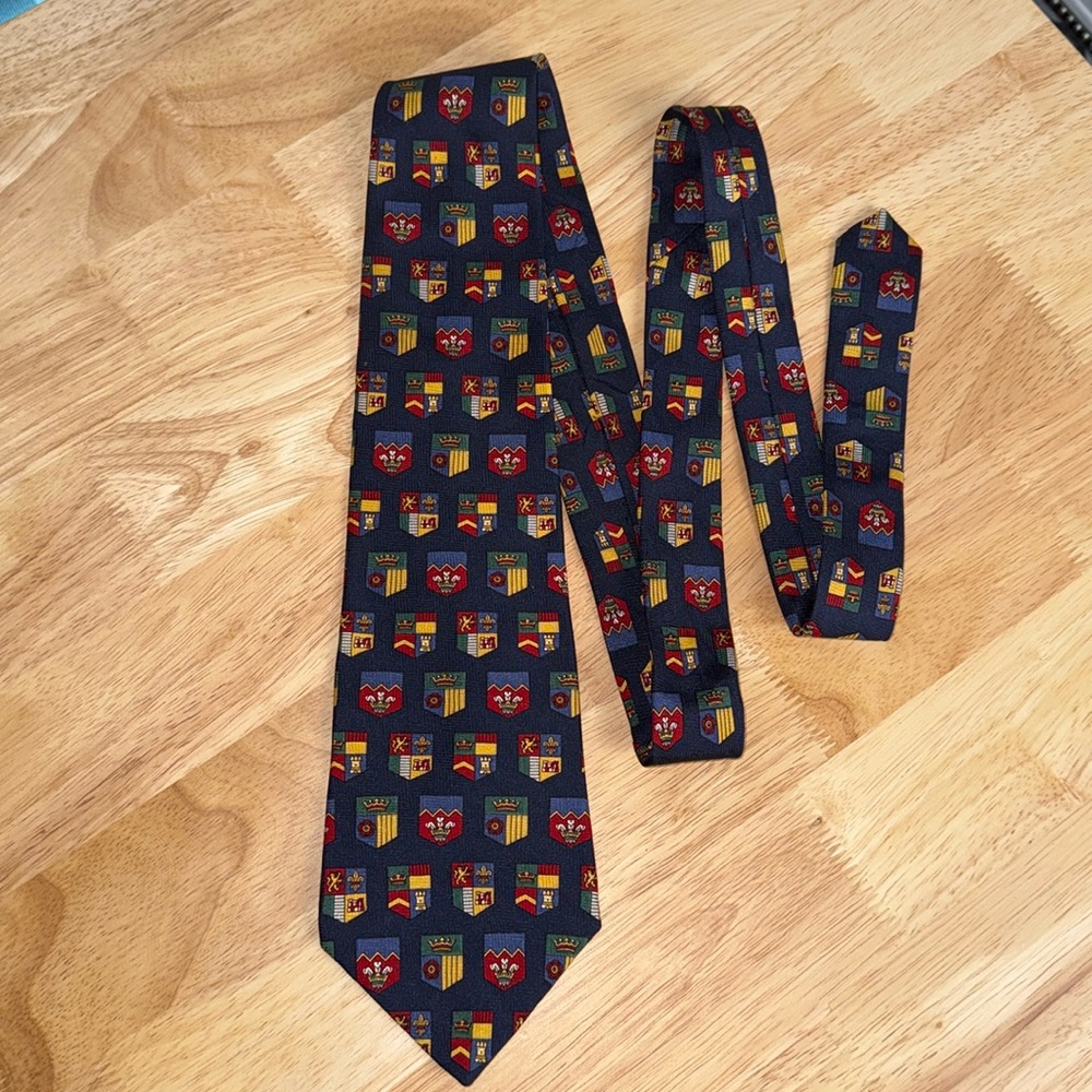 Tommy Hilfiger Vintage Crescent Print Neck‎ Tie 100% Italian Silk Navy Blue